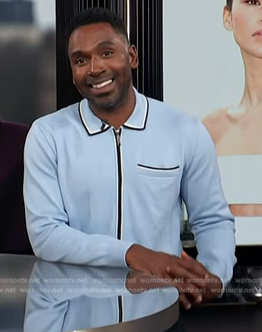 Justin's blue piping shirt on E! News