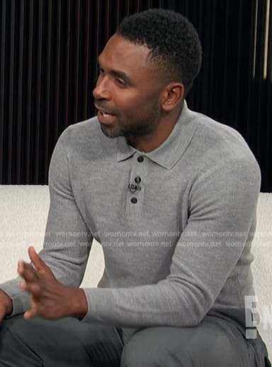 Justin's gray textured long sleeve polo on E! News