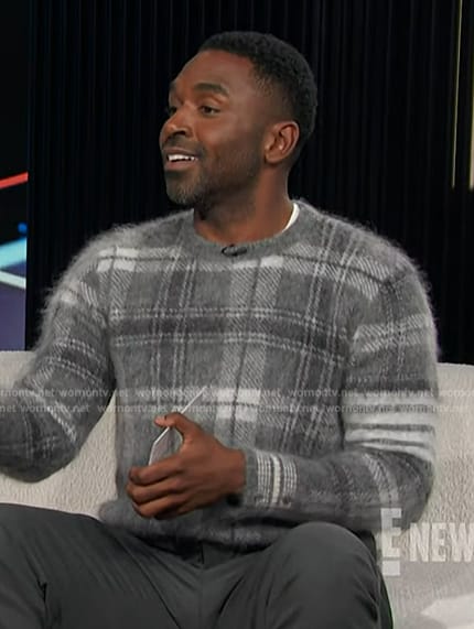 Justin's gray plaid mohair sweater on E! News