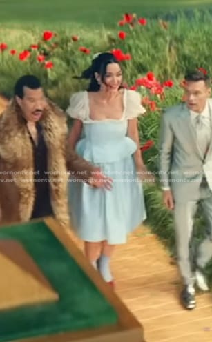Katy Perry's red opening scene pumps on American Idol