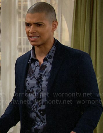 Zende's blue floral shirt on The Bold and the Beautiful