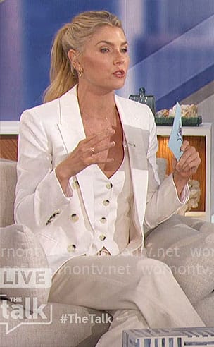 Amanda's white vest and blazer with tortoiseshell buttons on The Talk