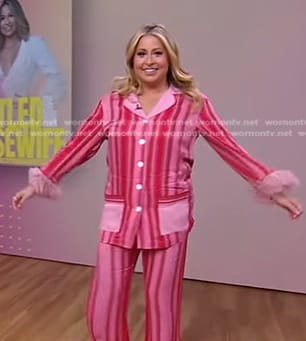 Becky Robinson's pink striped pajamas on Good Morning America
