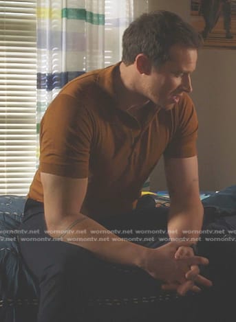 Buck's camel polo shirt on 9-1-1