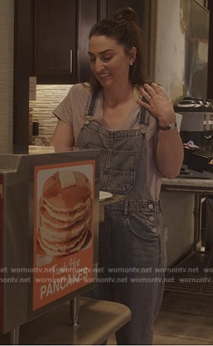 Dawn's denim overalls on Girls5eva