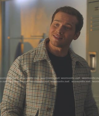 Buck's plaid shirt jacket on 9-1-1