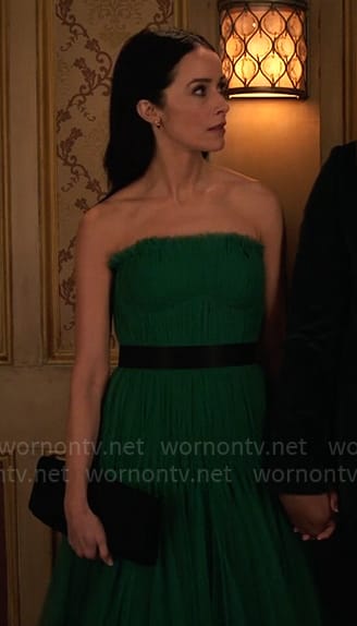 Julia's strapless green gown on Extended Family
