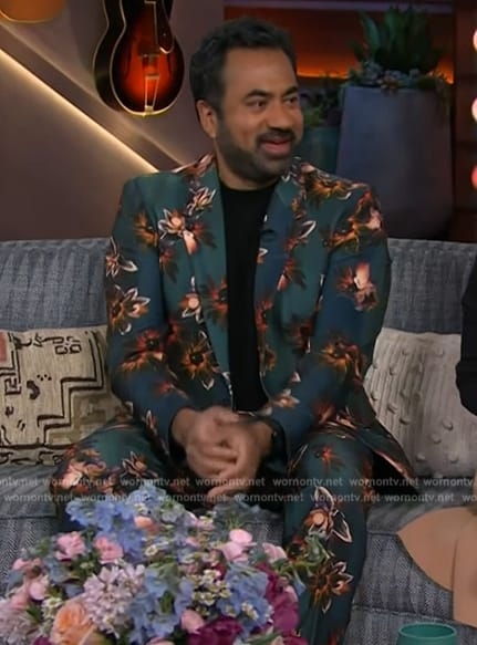 Kal Penn's green floral print suit on The Kelly Clarkson Show