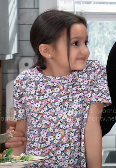 Donna's floral t-shirt on General Hospital