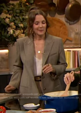 Drew's white lace trim cami and blazer on The Drew Barrymore Show