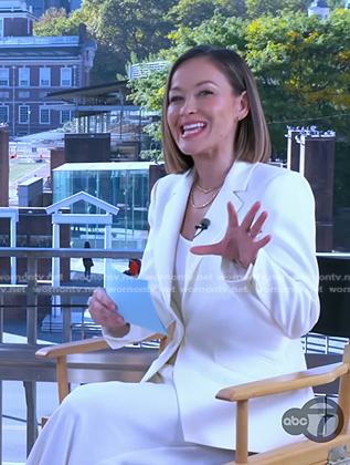 Eva's white blazer and pants on Good Morning America