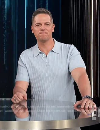 Jason's blue ribbed polo on E! News
