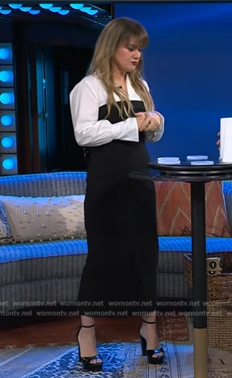 Kelly's two-tone maxi dress on The Kelly Clarkson Show