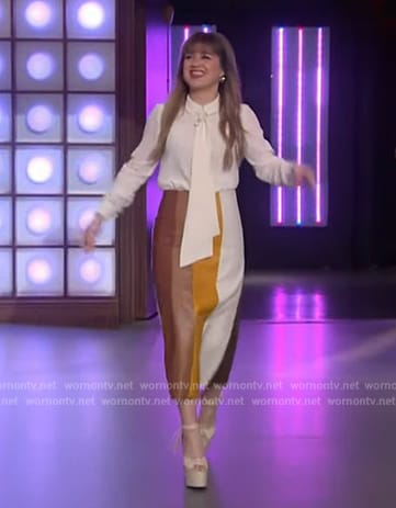 Kelly's striped leather skirt on The Kelly Clarkson Show