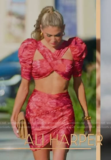 Ali's red floral print crop top and mini skirt on Selling the OC
