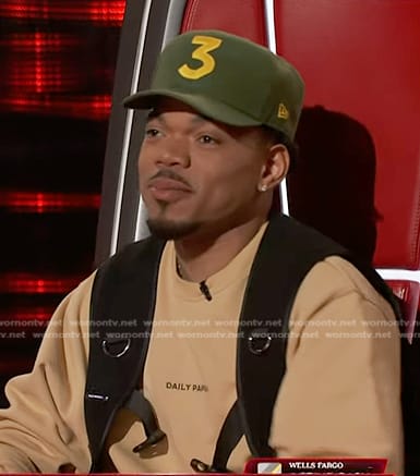 Chance's beige sweatshirt on The Voice