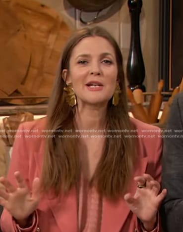 Drew's gold ginkgo leaf earrings on The Drew Barrymore Show