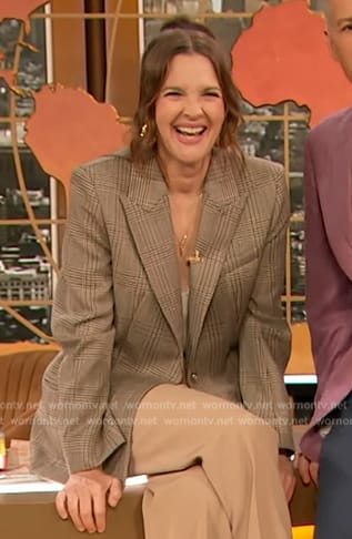 Drew's plaid blazer on The Drew Barrymore Show