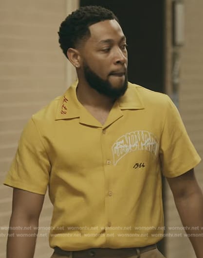 Emmett's yellow button down shirt on The Chi