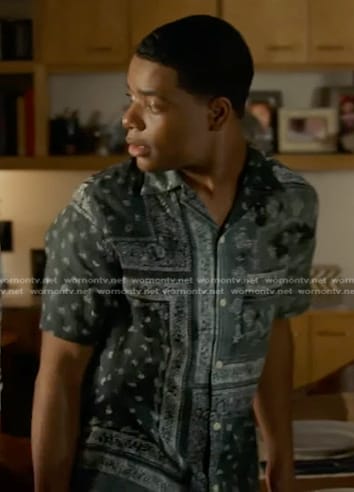Harry's grey bandana print shirt on 9-1-1
