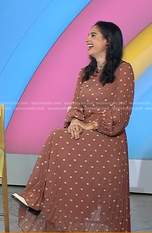 Jacqui Gifford's pink polka dot pleated dress on Today