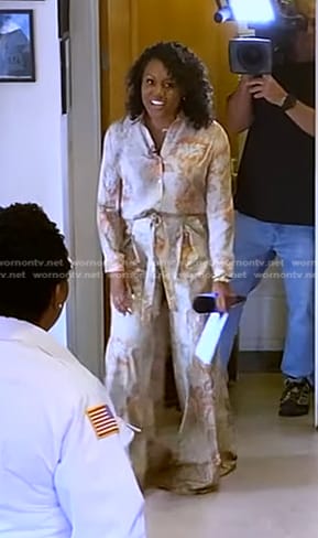 Janai's floral print blouse and wide-leg pants on Good Morning America