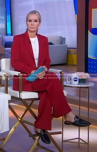 Jennifer's black leather slipper shoes on Good Morning America
