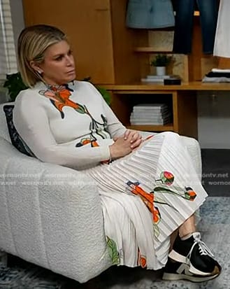 Jill's black sneakers on Today