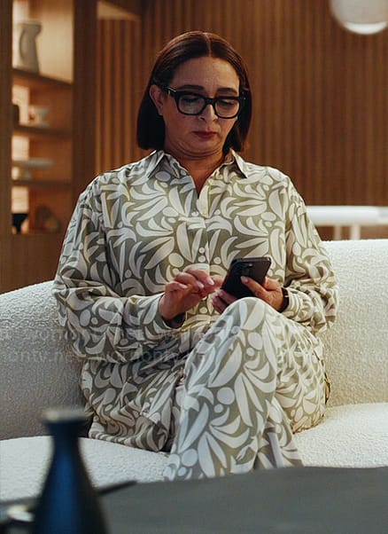 Molly's green printed shirt and pants set on Loot