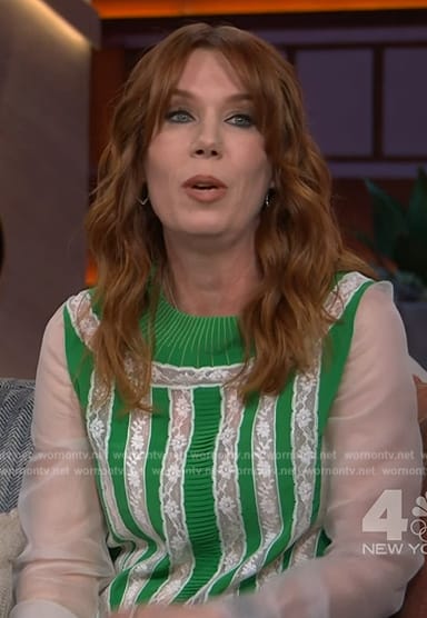 Rhonda's green lace panel top on The Kelly Clarkson Show