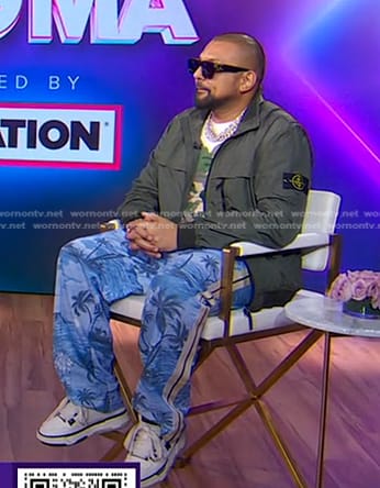 Sean Paul's green jacket and blue palm tree print pants on Good Morning America