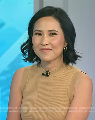 Vicky's beige ribbed knit top on Today