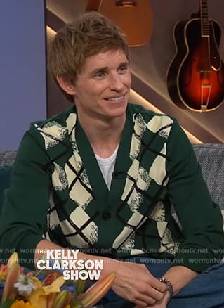 Eddie Radmayne's green agyle cardigan on The Kelly Clarkson Show