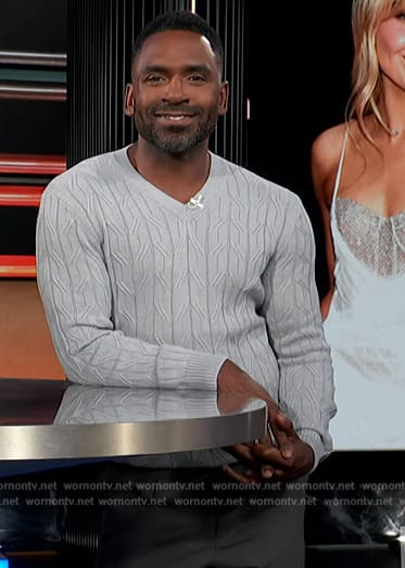 Justin's gray cable knit sweater on E! News