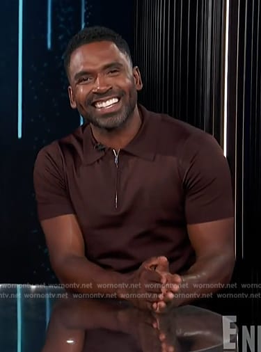 Justin's brown zip polo on E! News