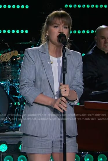 Kelly's gray ruched sleeve blazer on The Kelly Clarkson Show