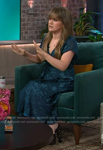 Kelly's teal satin dress on The Kelly Clarkson Show