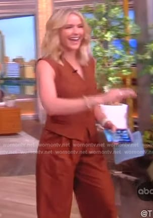 Sara's brown vest and pants on The View