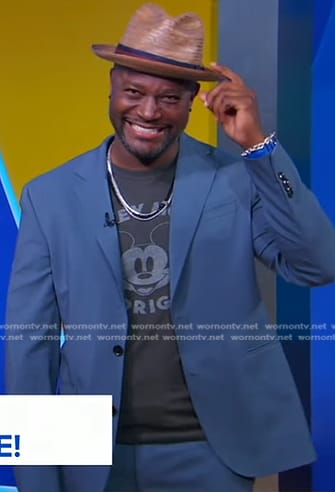 Taye Diggs's grey tee and blue sneakers on Good Morning America