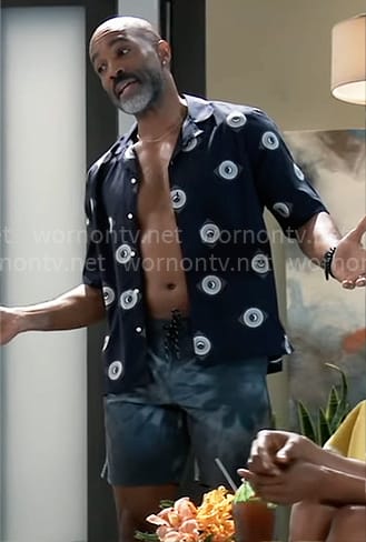 Curtis's navy printed shirt on General Hospital