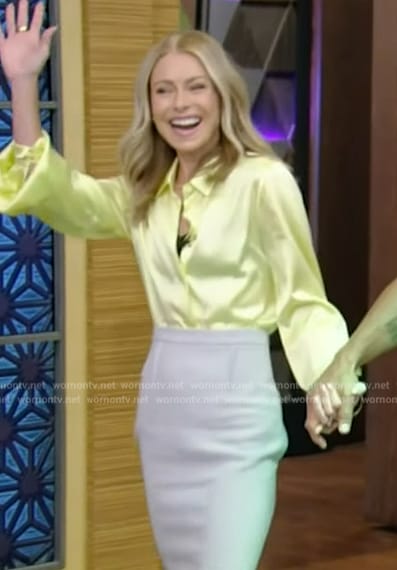 Kelly's gray pencil skirt on Live with Kelly and Mark