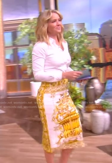 Sara's white and gold printed skirt on The View