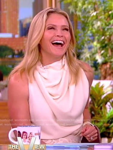 Sara's white lace skirt and top on The View