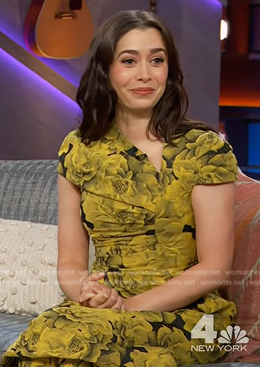 Cristin Milioti's yellow floral ruched dress on The Kelly Clarkson Show