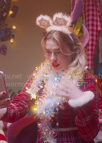 Imogen's red plaid Christmas outfit on Heartstopper