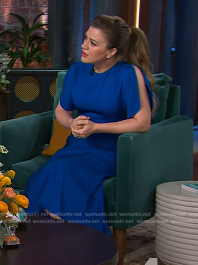 Kelly's blue split sleeve dress on The Kelly Clarkson Show