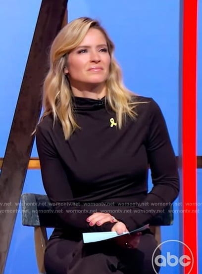 Sara's brown turtleneck top on The View