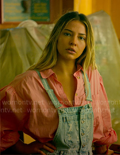 Sarah's pink oversized shirt and short denim overalls on Outer Banks