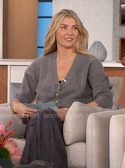 Amanda's grey v-neck cardigan on The Talk