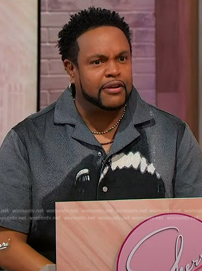 Jawn's gray printed shirt on Sherri